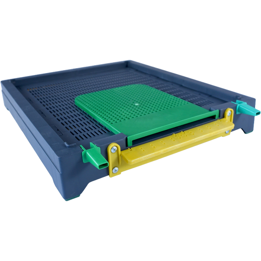 Podnjača za košnicu sa sakupljačem polena i antivaroznom rešetkom